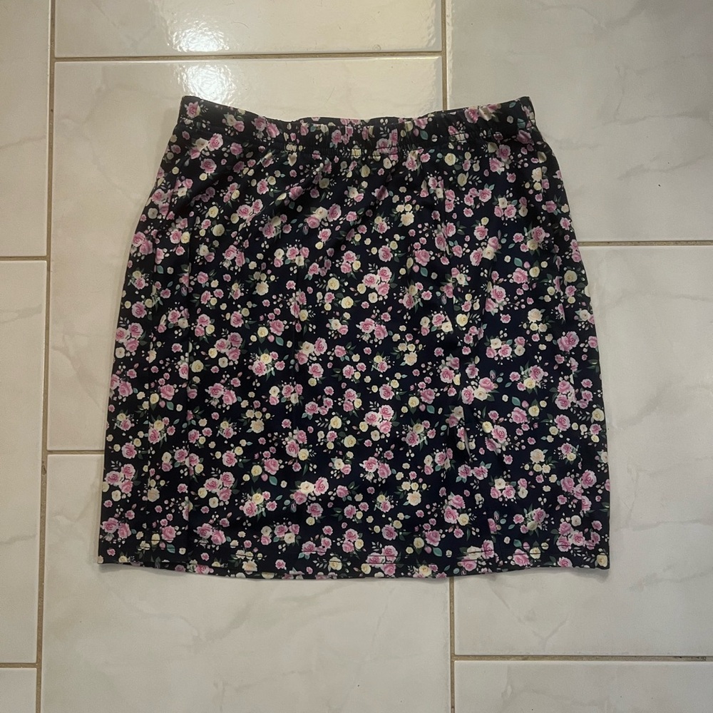 Shein Women’s Navy Blue with Pink & Yellow Floral Print Miniskirt